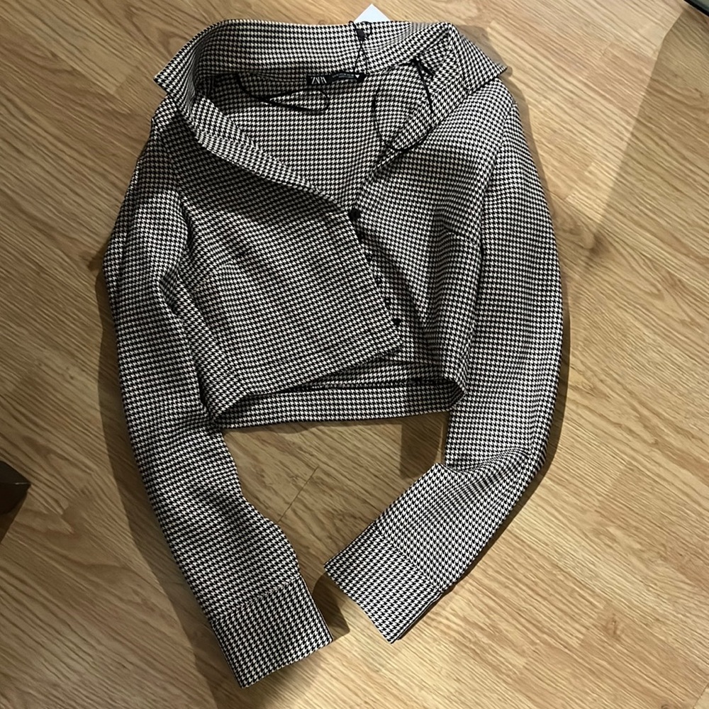 Zara BRAND NEW crop top